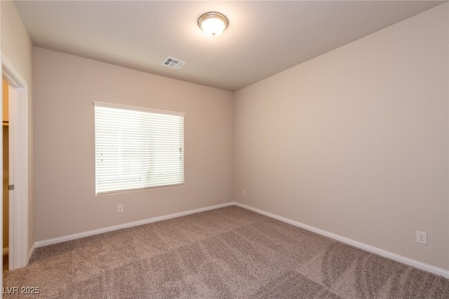 Building Photo - 480 Silverweed Ave