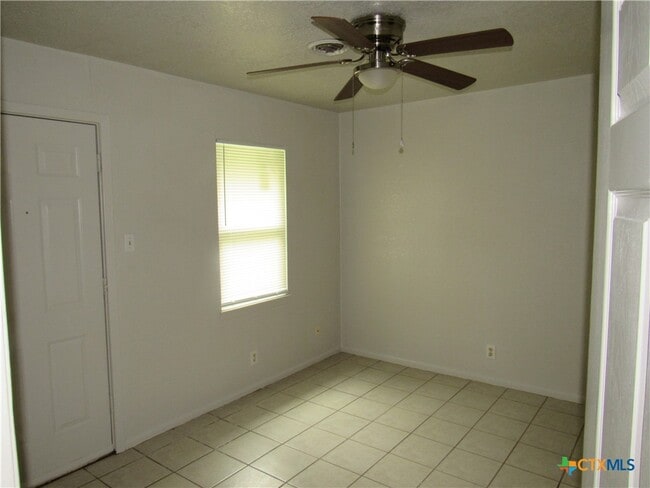 Building Photo - 512 Wolf St