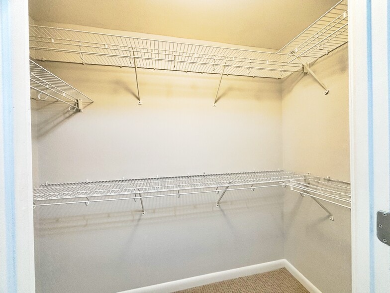 Building Photo - 1021 N Garfield St