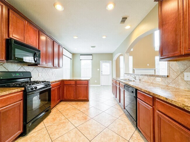 Building Photo - 4806 Lakefront Terrace Ct