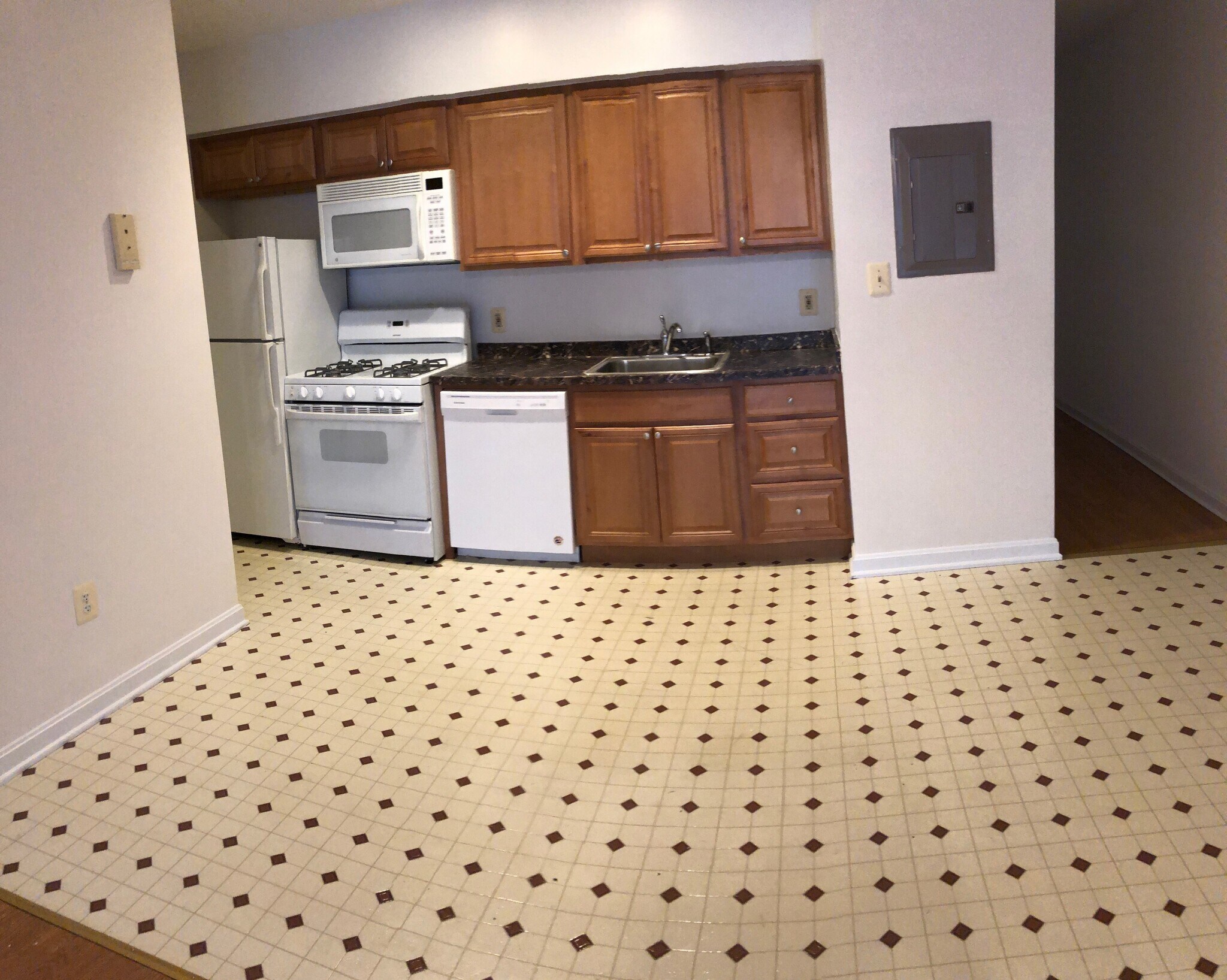 Building Photo - 3024 Saint Paul St