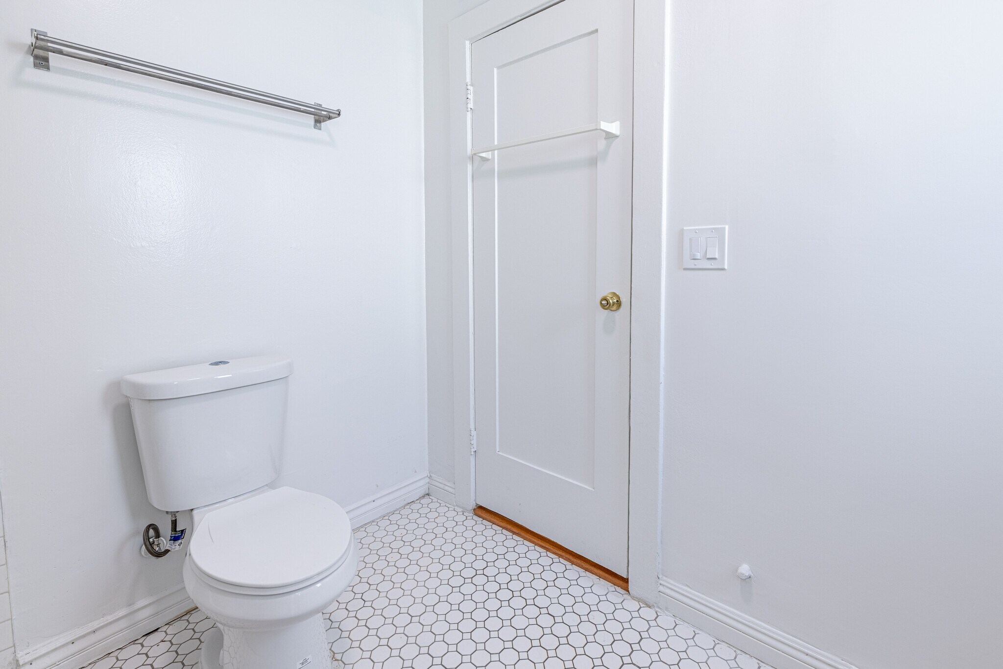 Building Photo - 232 N New Hampshire Ave