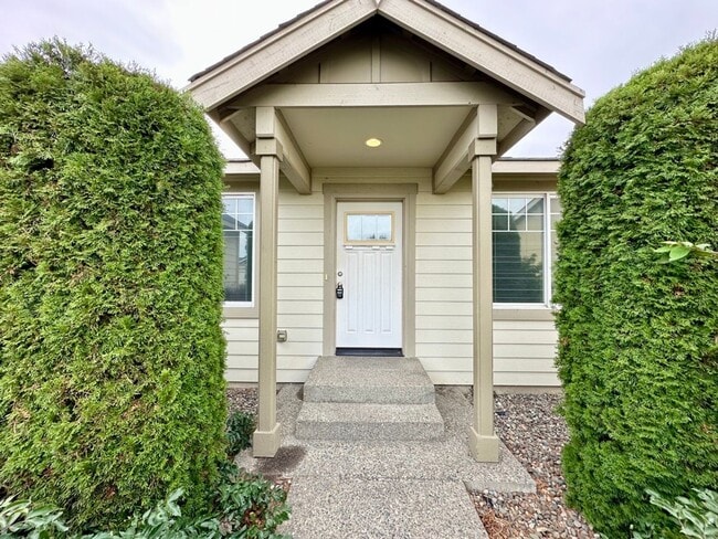 Building Photo - Charming 4-Bedroom Home with Large Fenced Yard and Modern Updates in Ellensburg