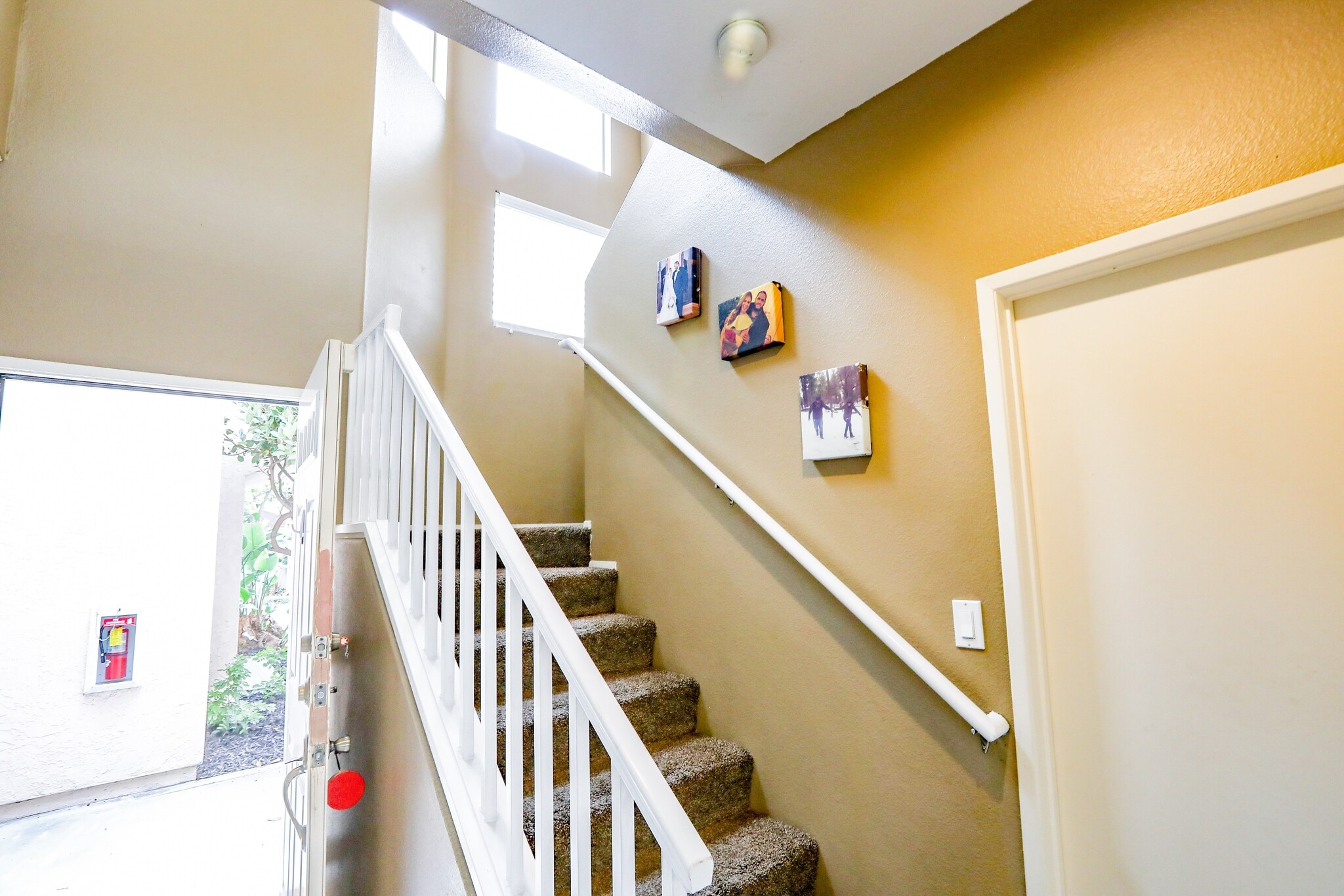 Building Photo - 401 Sanibelle Cir