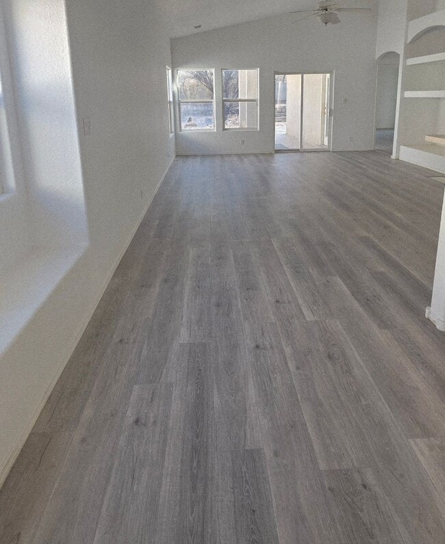 Building Photo - One Story 3 Bedroom