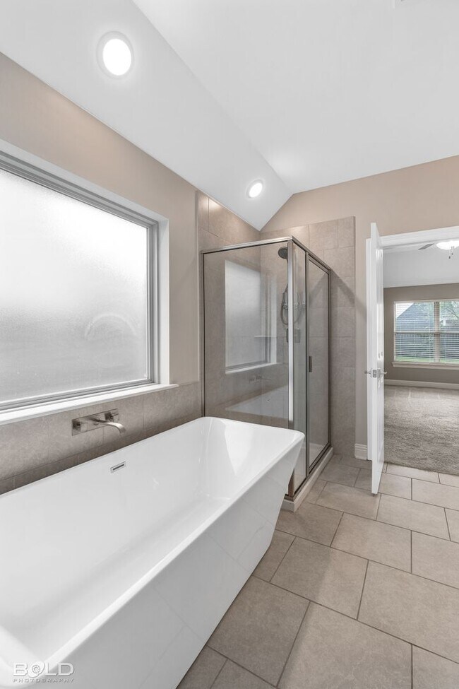 Building Photo - 619 Labarre Ln