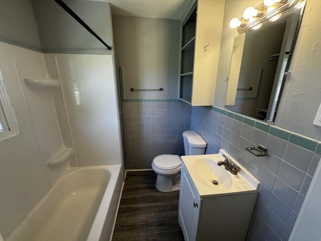 Building Photo - 2085 Cosmos Dr