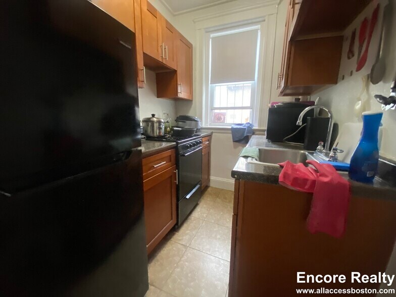Building Photo - 1175 Boylston St