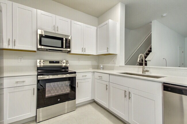Building Photo - Lagoon Living