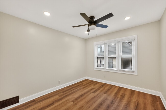 Building Photo - 305 W Exchange St