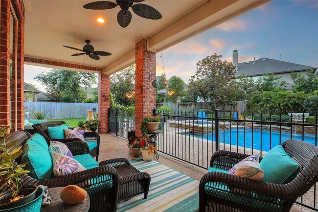 Building Photo - 5902 Royal Hill Ct