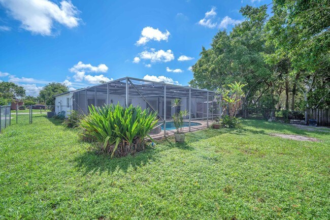 Building Photo - 10985 Christopher Ave