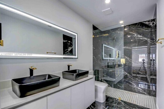 Building Photo - 3530 SW 104th Ave