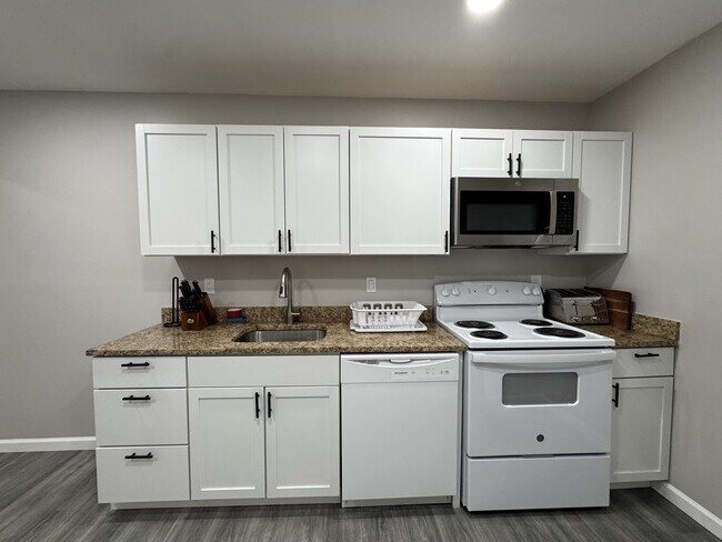Building Photo - 206 Wewoka Trce