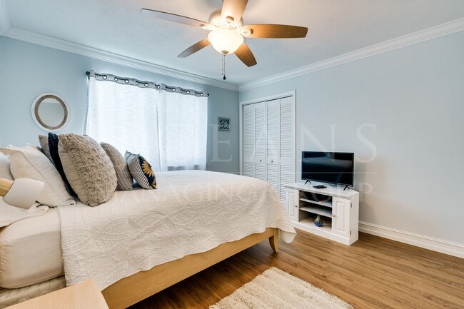 Building Photo - Furnished Coastal Living Condo
