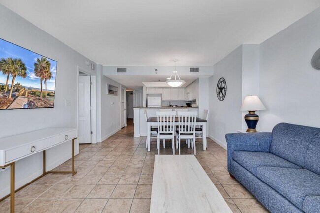 Building Photo - 2506 N Ocean Blvd