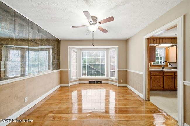 Building Photo - 1209 Valley Dr