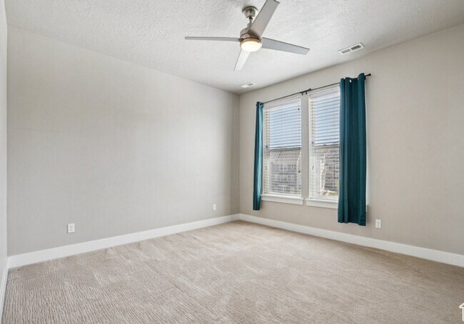 Building Photo - Your Next Home Awaits!