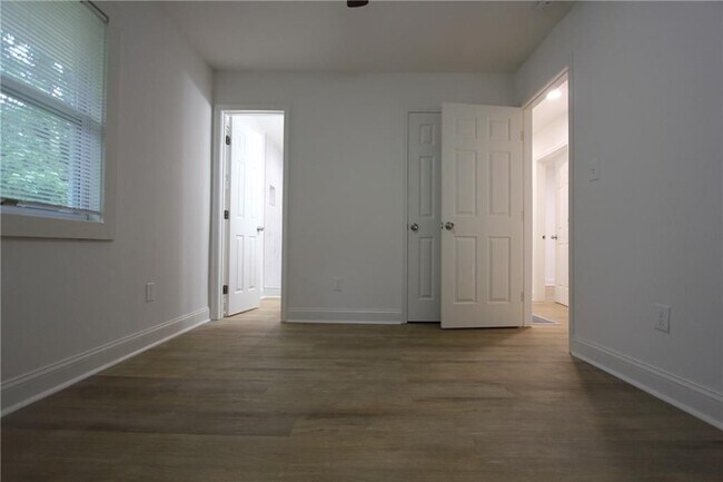 Building Photo - 3533 Larkspur Terrace