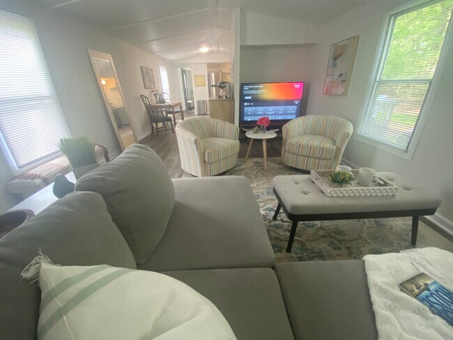 Building Photo - 416 Ranch Rd