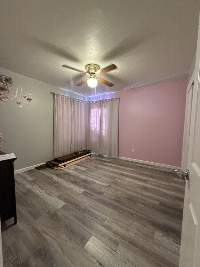 Building Photo - 6504 Edgemont Dr