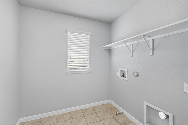 Building Photo - 261 Northern Flicker St