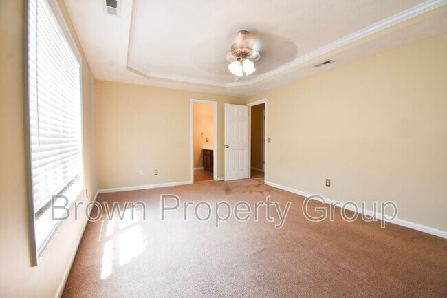 Building Photo - 71 Person Ct
