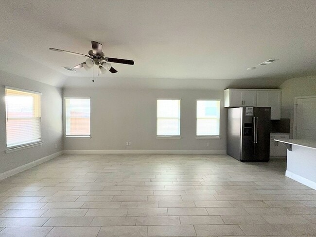 Building Photo - 609 Tartane Dr