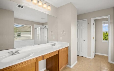 Building Photo - 18600 White Water Cove