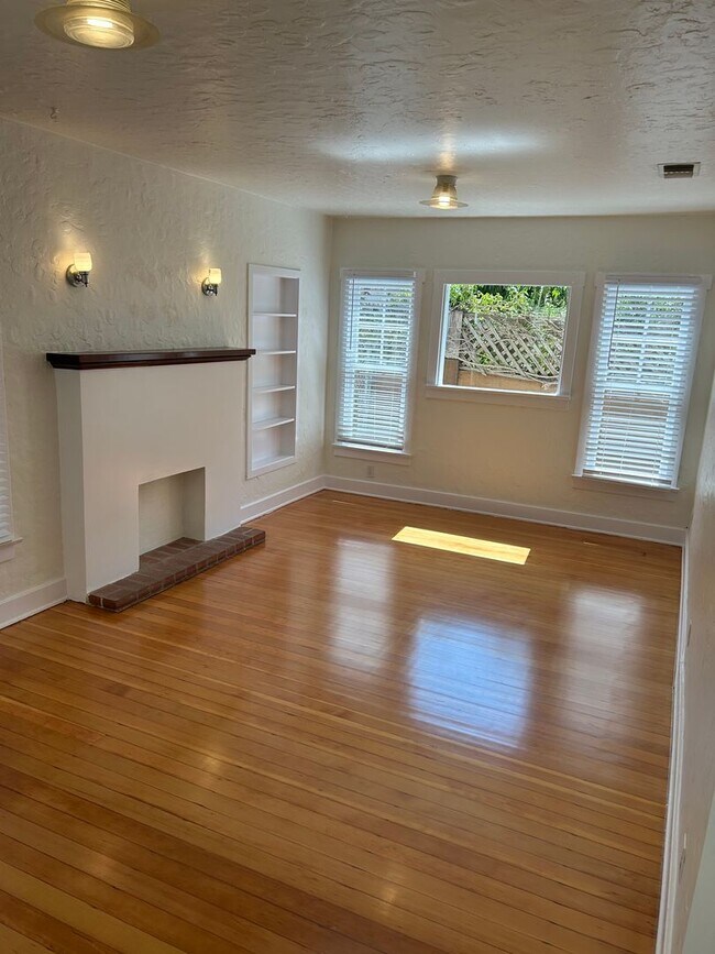 Building Photo - 2351-2353 OCEAN AVE.