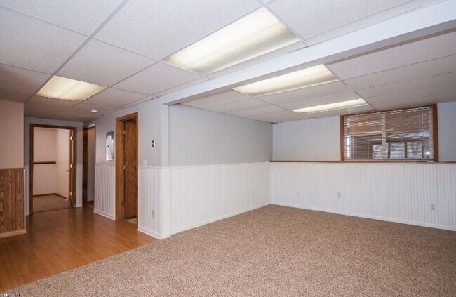 Building Photo - NE Rochester MN 4 Bedroom 2 Full Bathrooms...