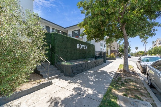Building Photo - 3850 W 7th St