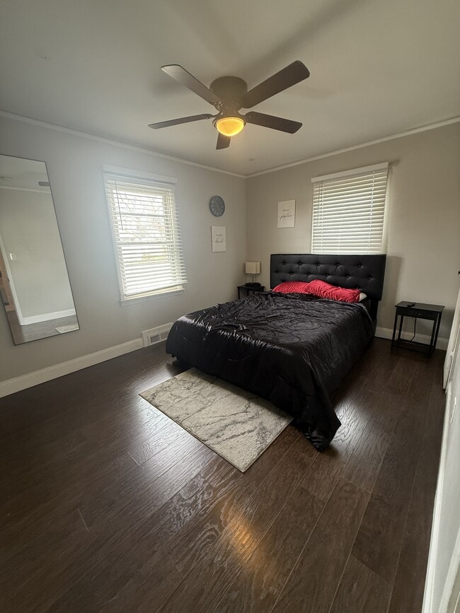 Building Photo - 3012 Grayson St