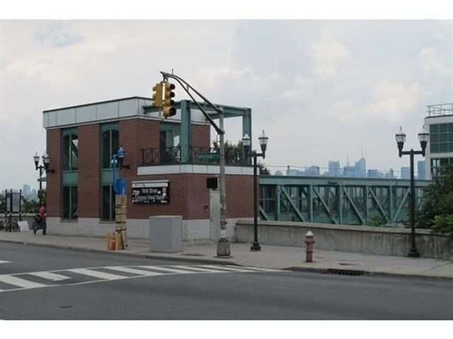 Building Photo - 1 Congress St