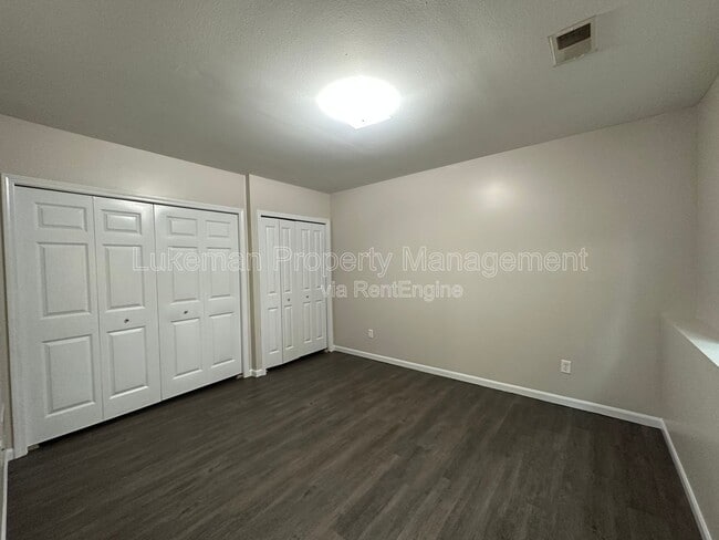 Building Photo - 3103-3105 W Michigan Ave