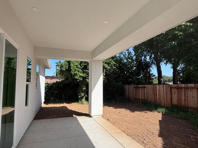 Building Photo - Illinois Ave/Jonnie Way