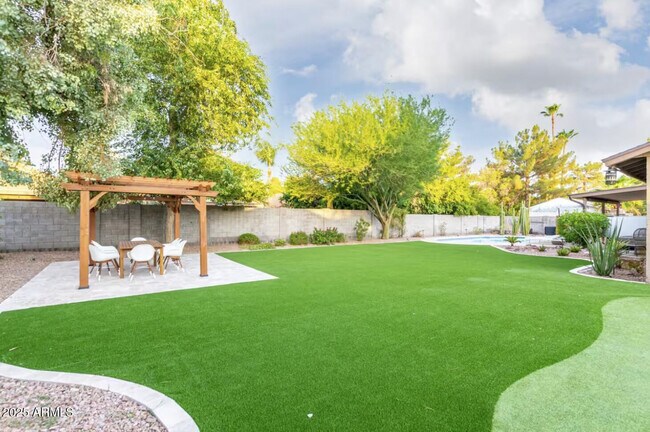 Building Photo - 15849 N 49th Pl