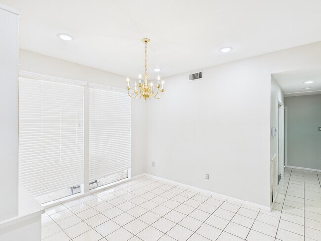 Building Photo - 7611 Hopewell Ln