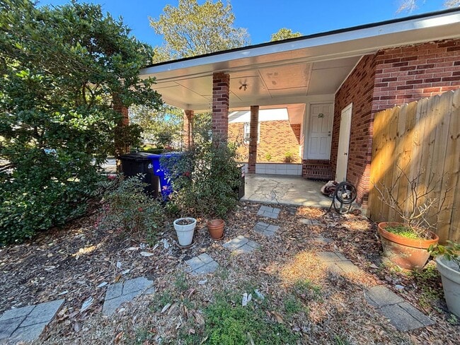 Building Photo - Available April 1st. Beautiful 2 BR/1 BA Home in the Heart of the Old Village!