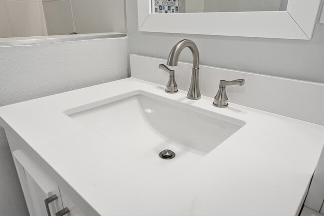 Building Photo - 120 Dyer St