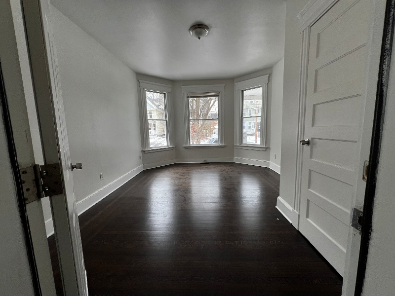 Building Photo - 879 Elm St