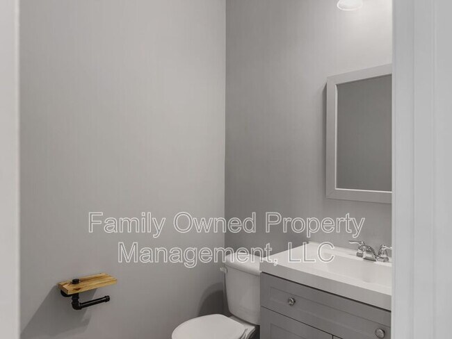 Building Photo - 159 Meadow Wood Rd