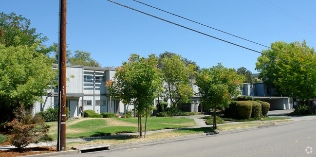 Building Photo - Matanzas Garden Apartments