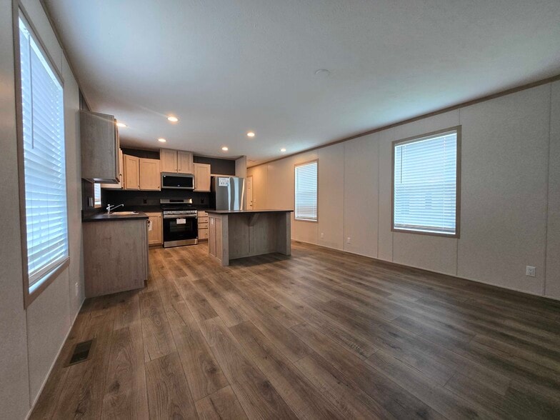 Building Photo - 52885 Van Buren Ct