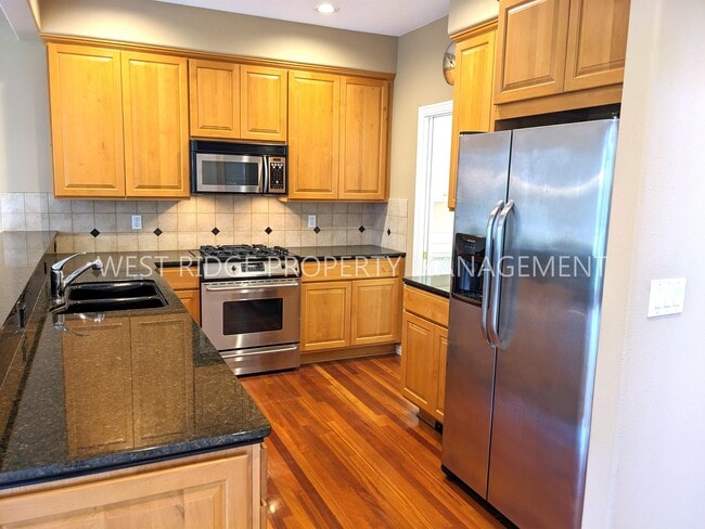 Building Photo - 14752 Davis Ln