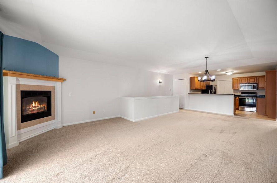 Building Photo - 14230 Moravian Manor Cir