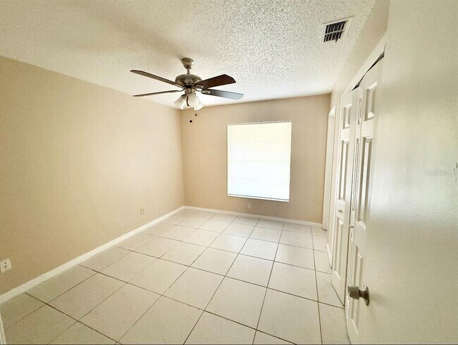 Building Photo - 810 Royal Palm Dr