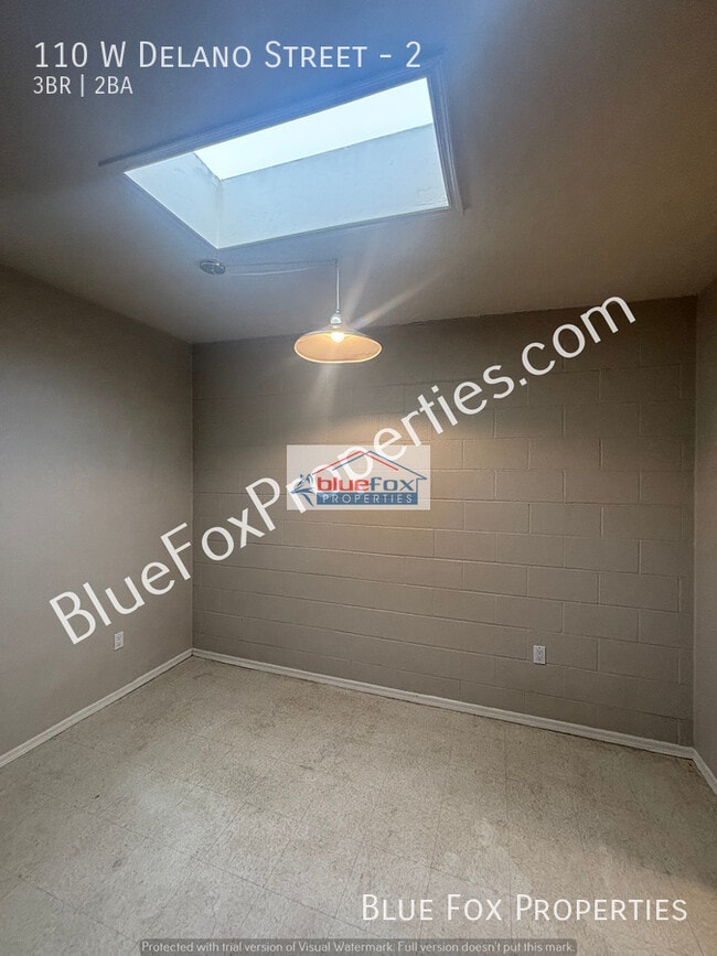 Building Photo - 110 W Delano St