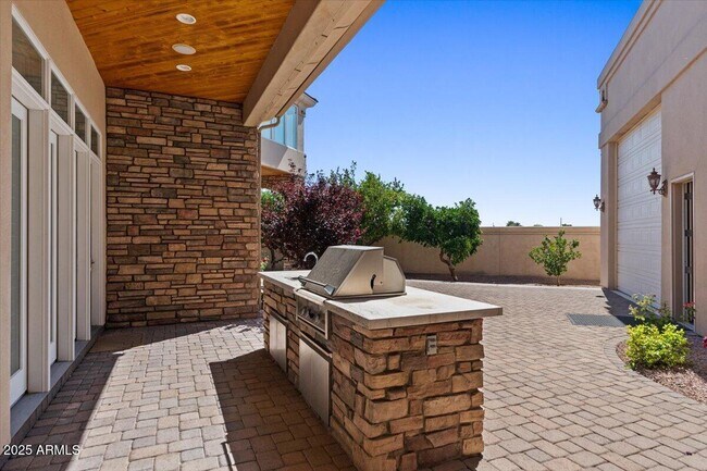 Building Photo - 4251 W Earhart Way