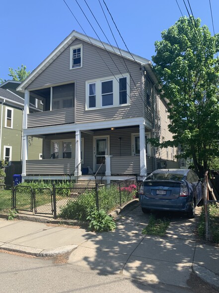 Front of house showing parking - 48 Raymond St